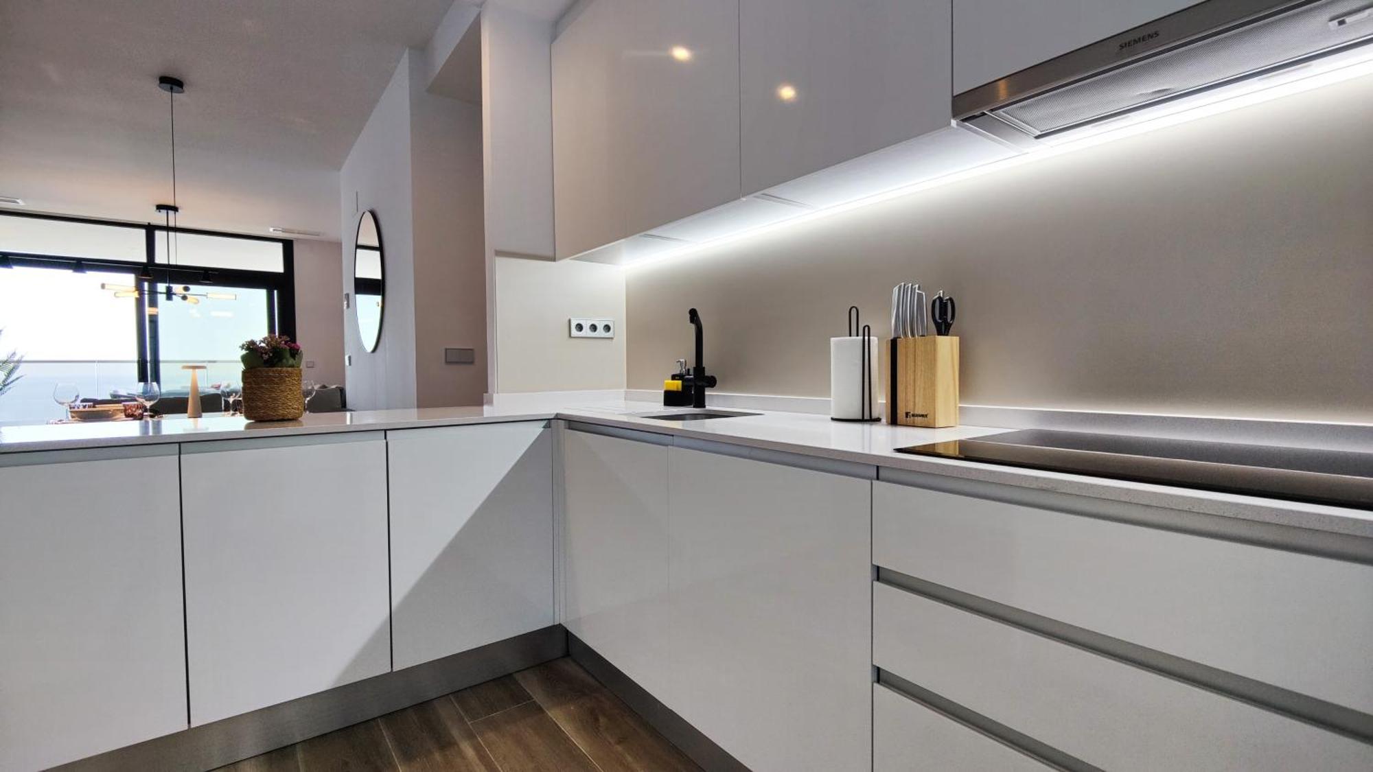 Sunset Cliffs Modern Apartment 베니돔 외부 사진